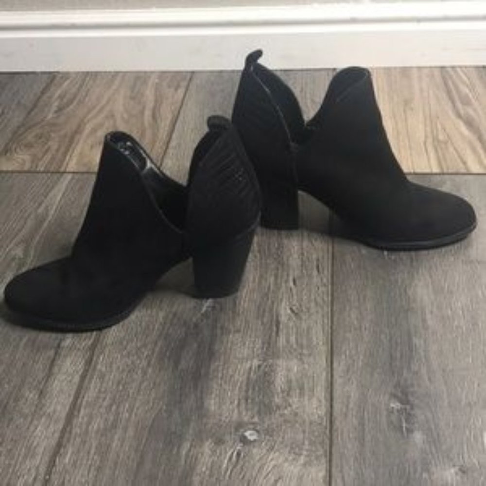 Carlos Santana Rouen Black Booties